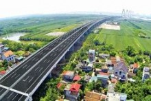 Gắn phát triển kết cấu hạ tầng trong nước với khu vực