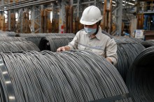 Giá thép xuống thấp nhất ba năm