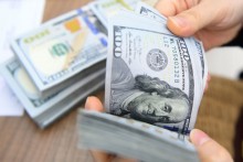 Dollar's surge against dong continues