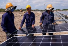 Chinese solar panel producer invests $500 mln in Vietnam